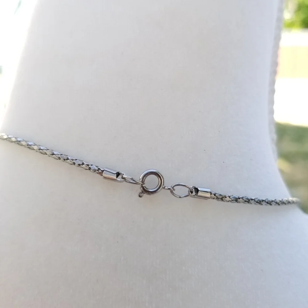 lightweight silver tone mesh chain necklace